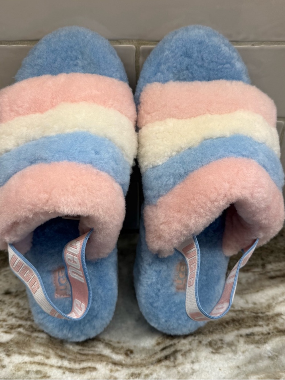 Uggs Ugg 1114751 Yeah Fluff Slipper Sandals 8 Pastel Rainbow Blue Pink Yellow